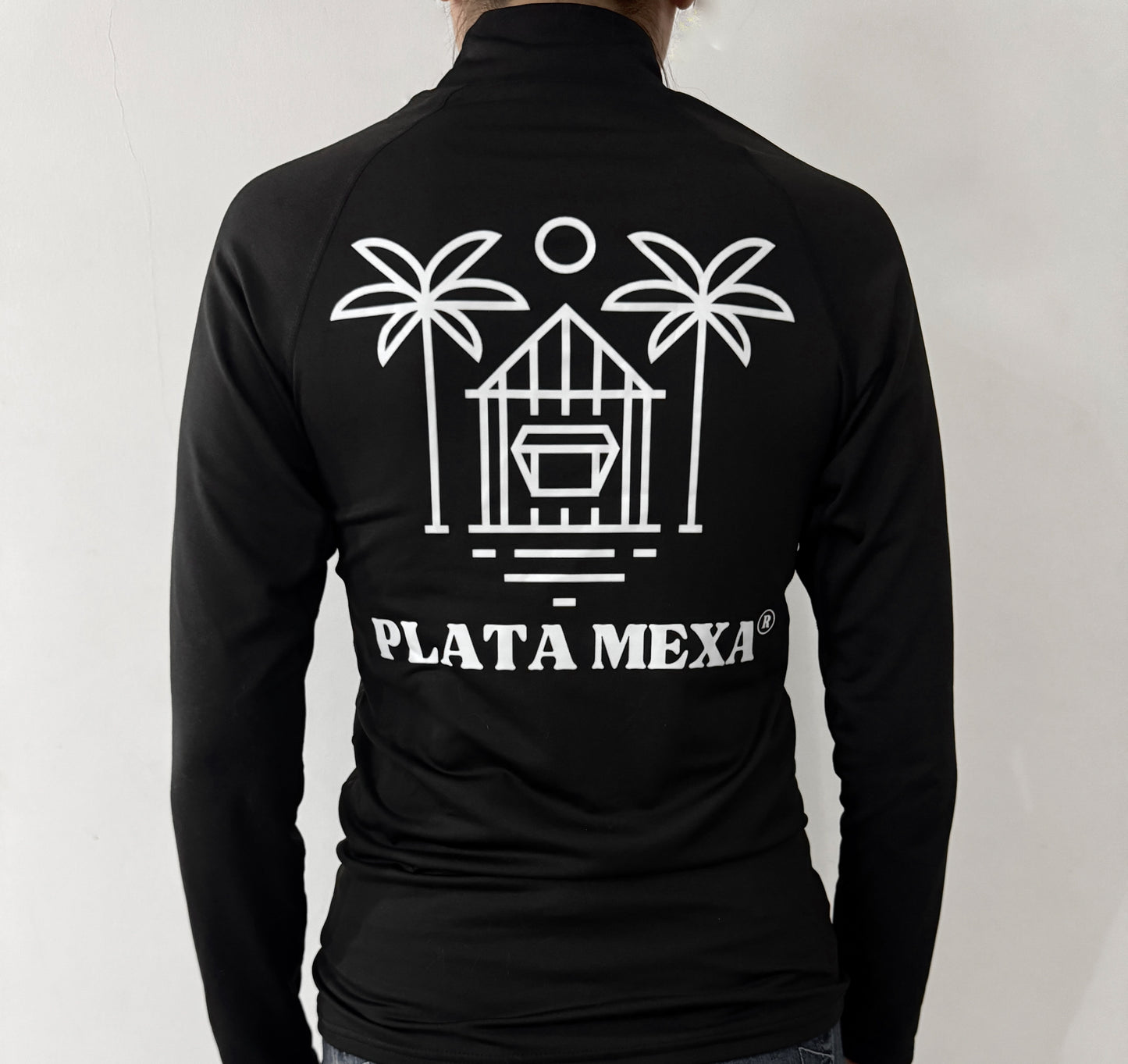 Playera manga larga cuello alto