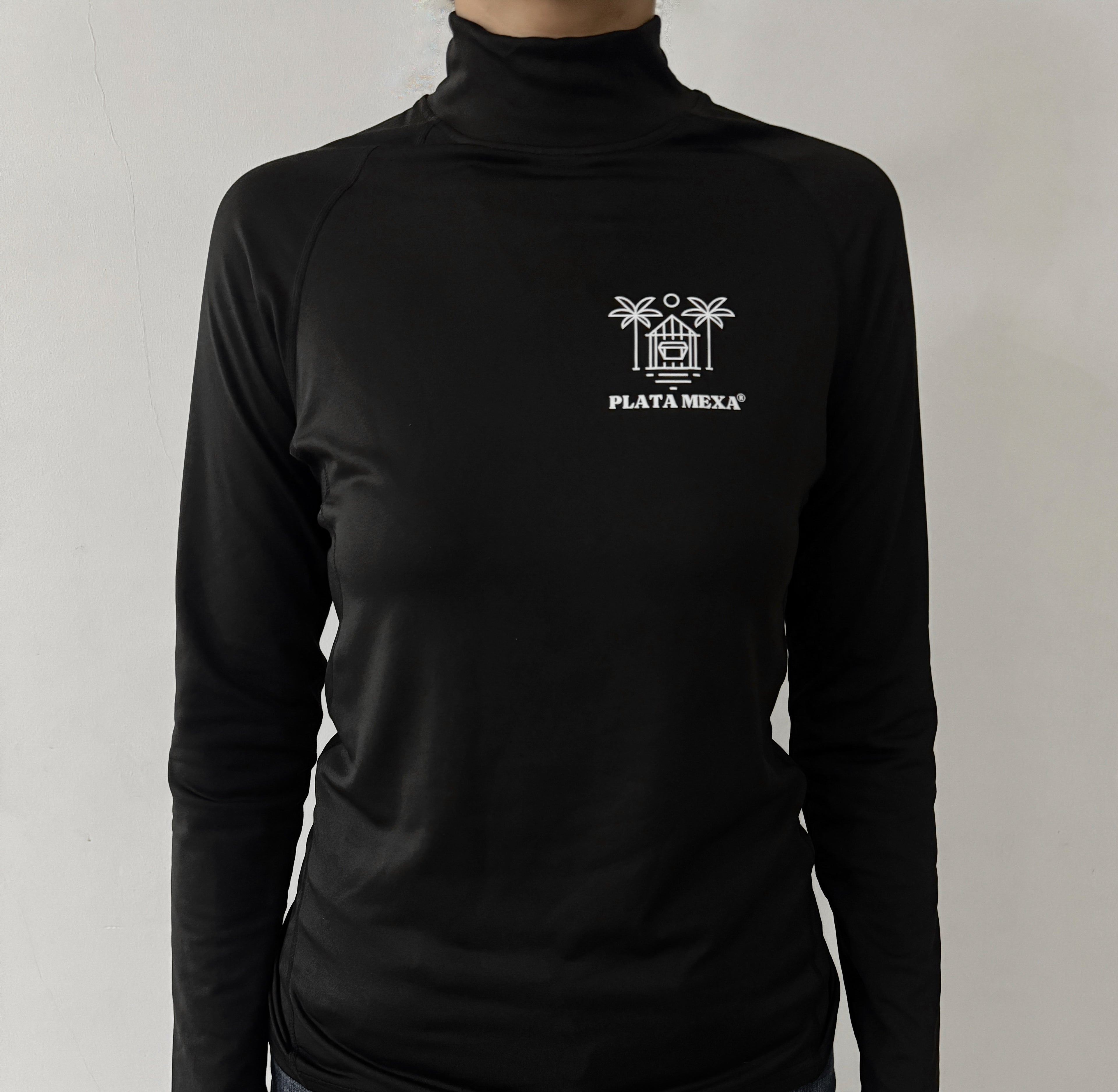 Playera manga larga cuello alto